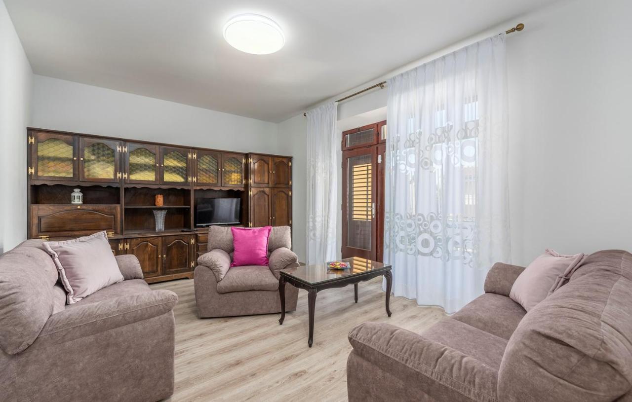 Apartment Lazzarich With Terrace Porec Exterior photo