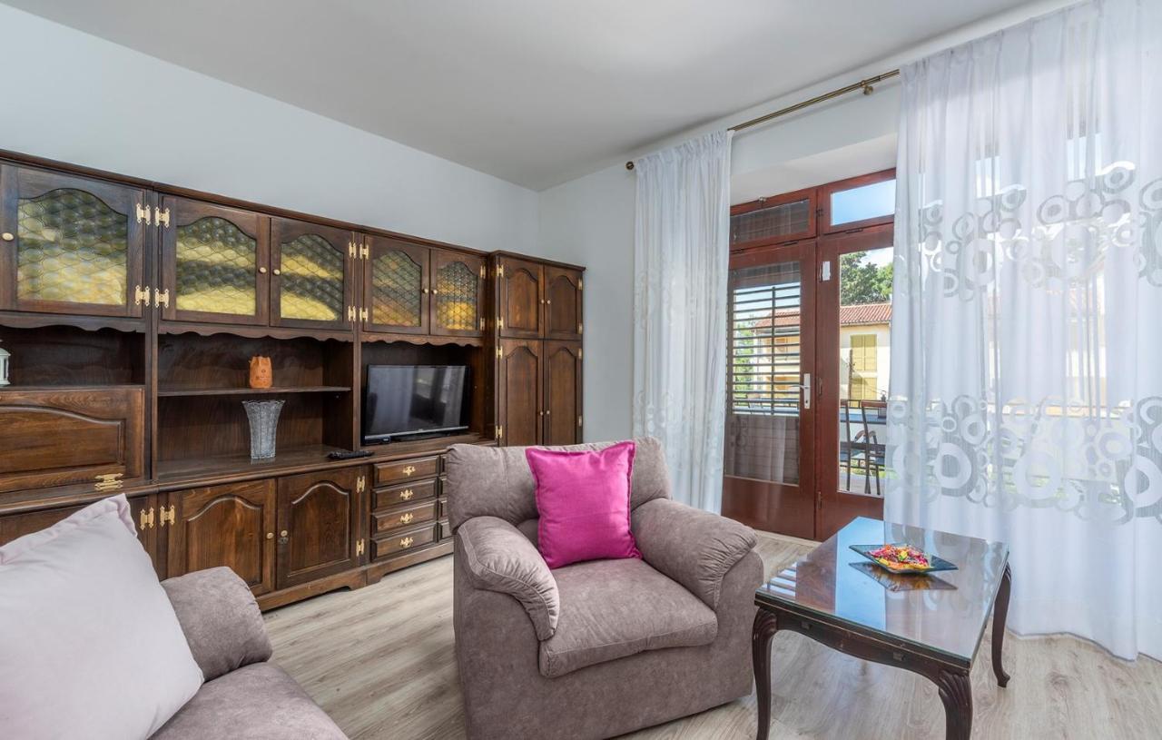 Apartment Lazzarich With Terrace Porec Exterior photo