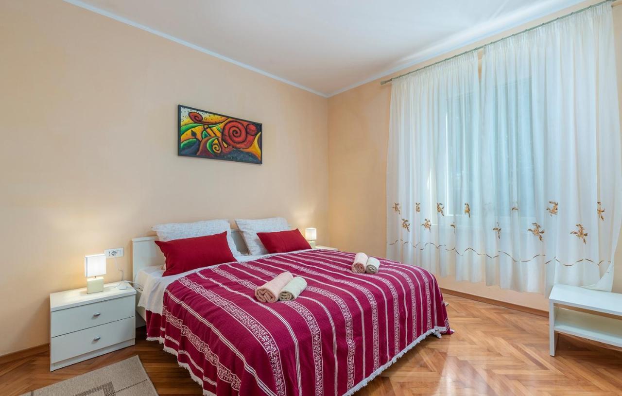 Apartment Lazzarich With Terrace Porec Exterior photo