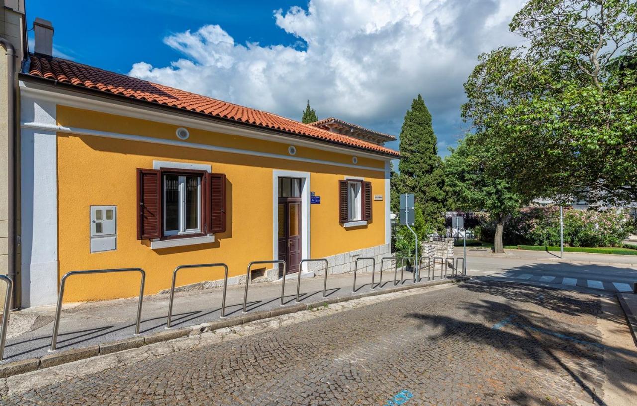 Apartment Lazzarich With Terrace Porec Exterior photo