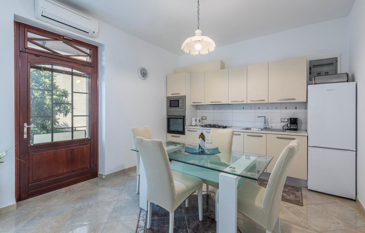 Apartment Lazzarich With Terrace Porec Exterior photo