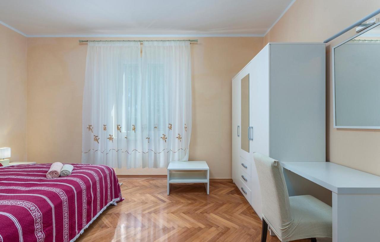 Apartment Lazzarich With Terrace Porec Exterior photo