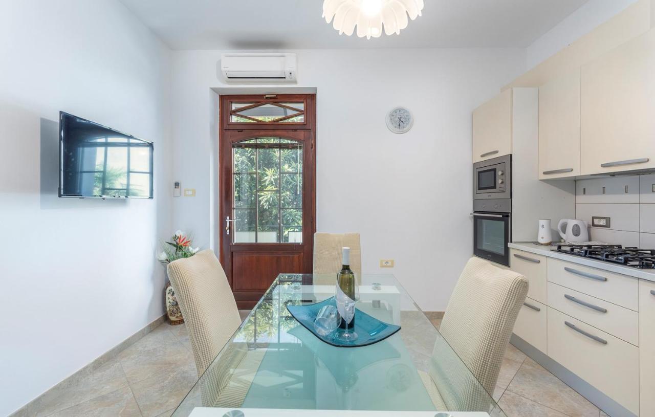 Apartment Lazzarich With Terrace Porec Exterior photo